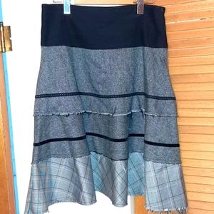 Y2K Stunning Grey & Black Midi Skirt